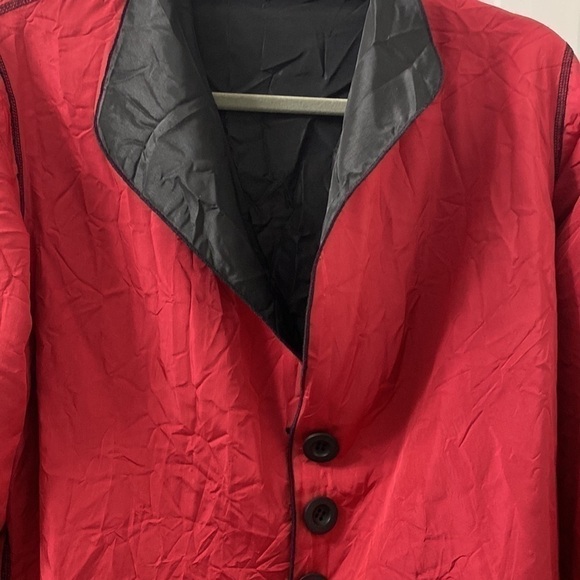 Beluva reversible black/ cherry red crushed rayon jacket. Size Medium. EUC. - Picture 6 of 12